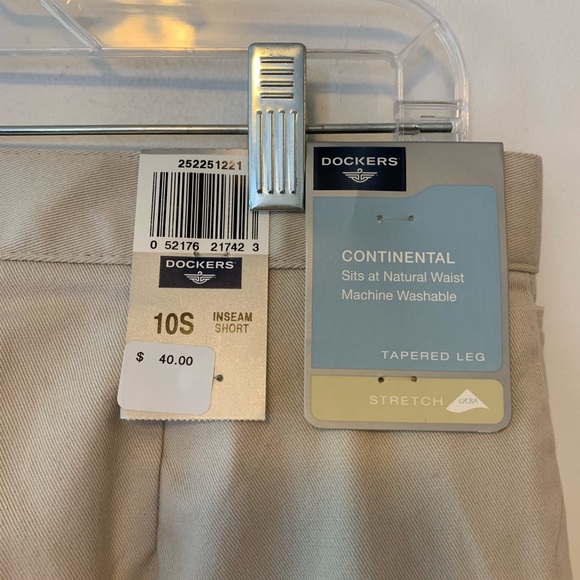 Women’s Dockers Khaki Pants - Picture 3 of 4